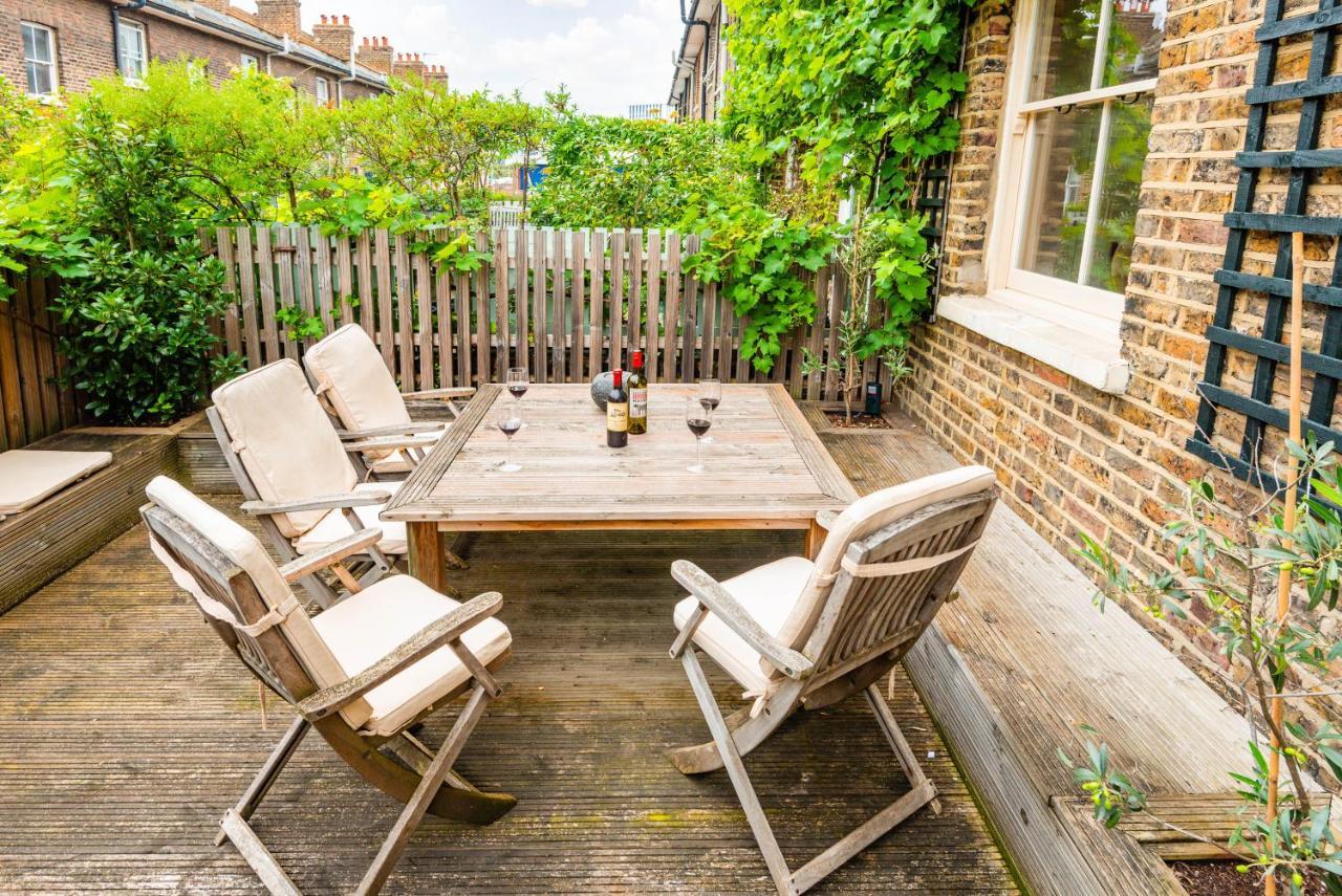 Traditional London Townhouse Close To Battersea Park By Underthedoormat Apartment Exterior photo