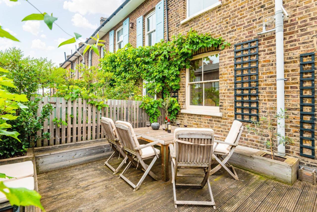 Traditional London Townhouse Close To Battersea Park By Underthedoormat Apartment Exterior photo